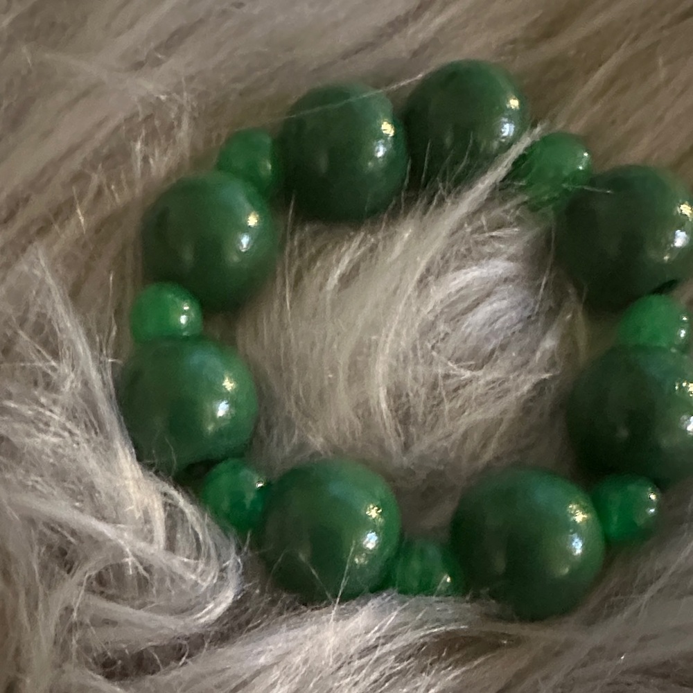 Elegant Green Beaded Bracelet